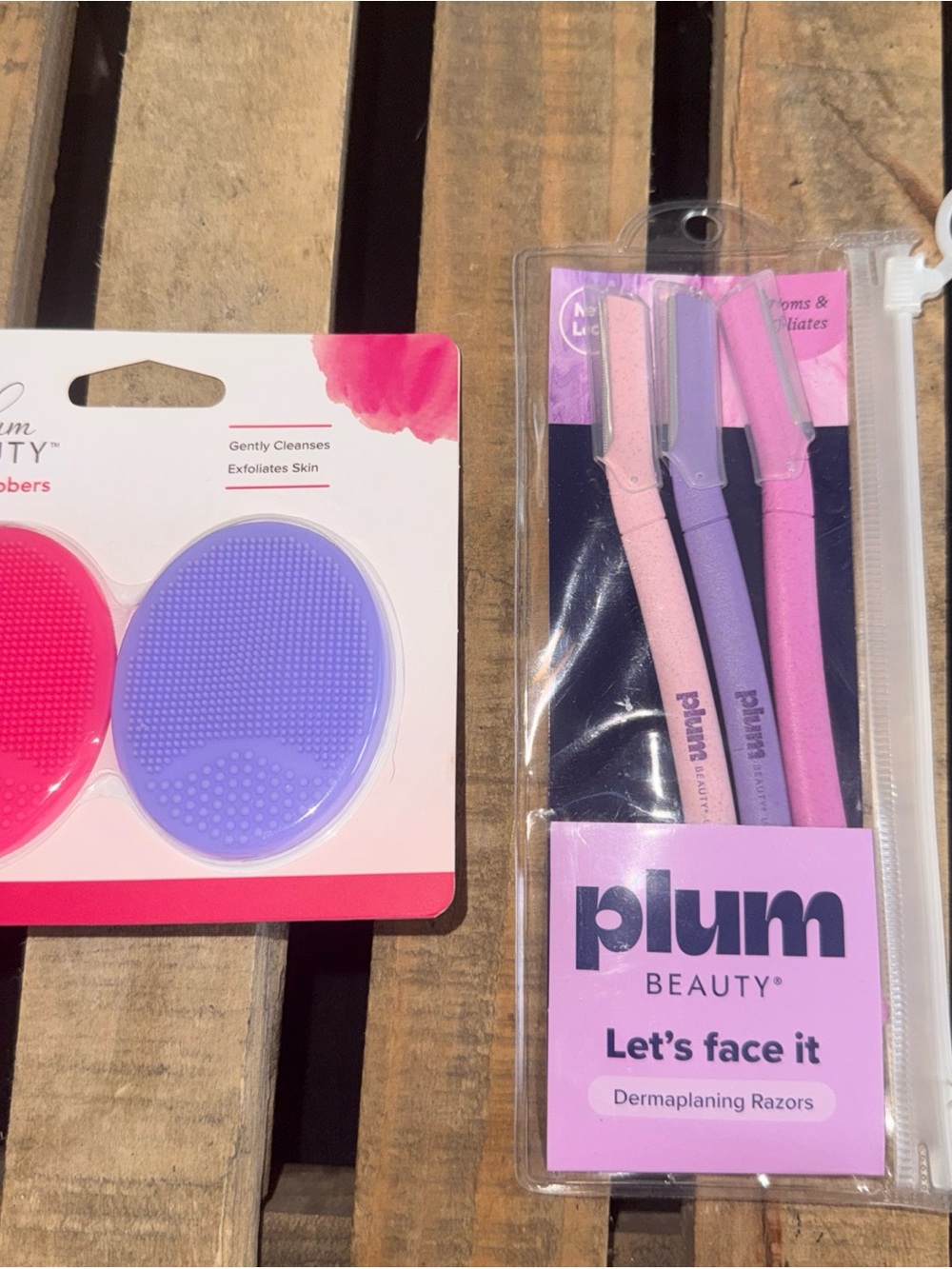Plum Beauty Pink & Purple Dermaplaning Razors and Facial Cleansing Pads